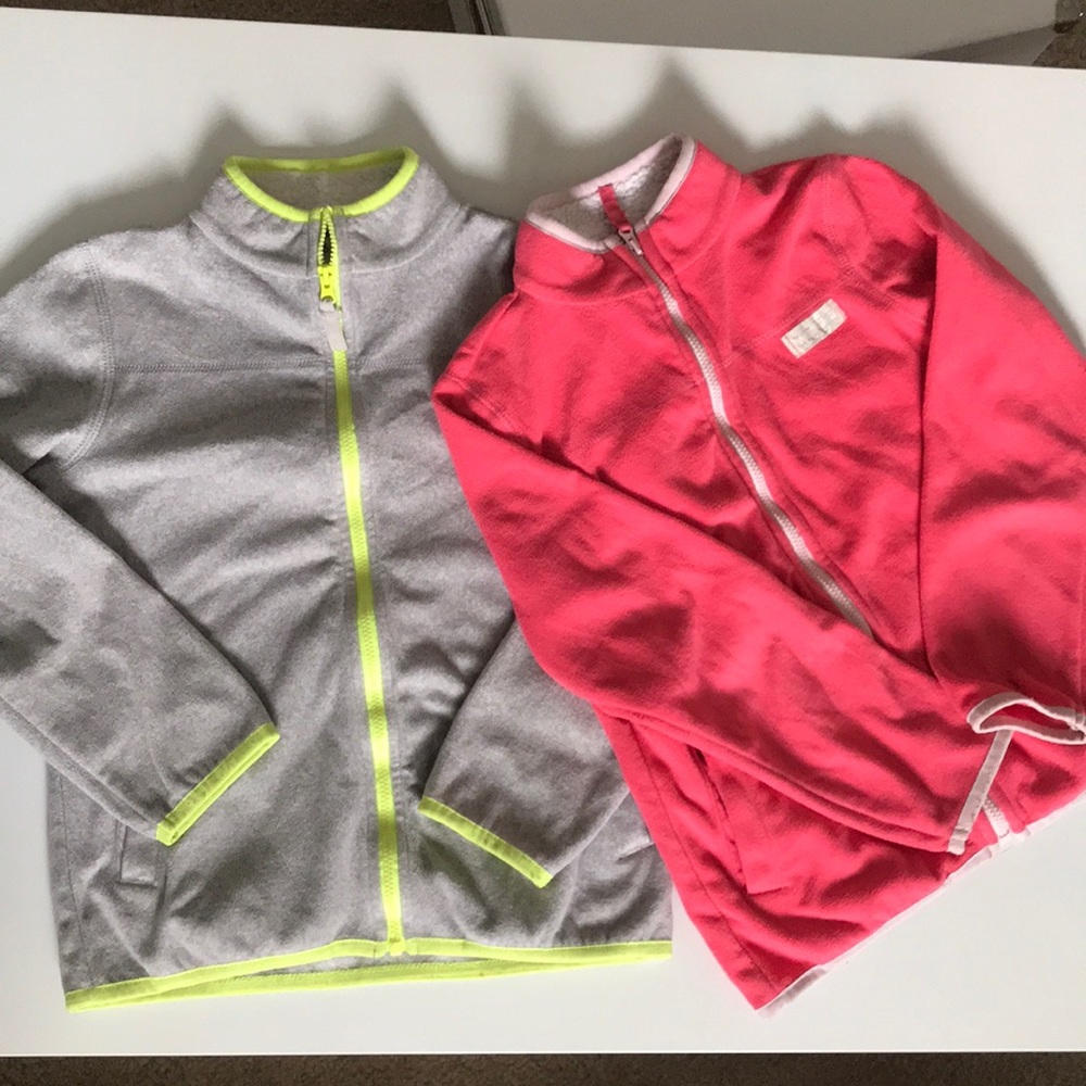 Carter’s girls zipped fleece jacket(size 6/6x)